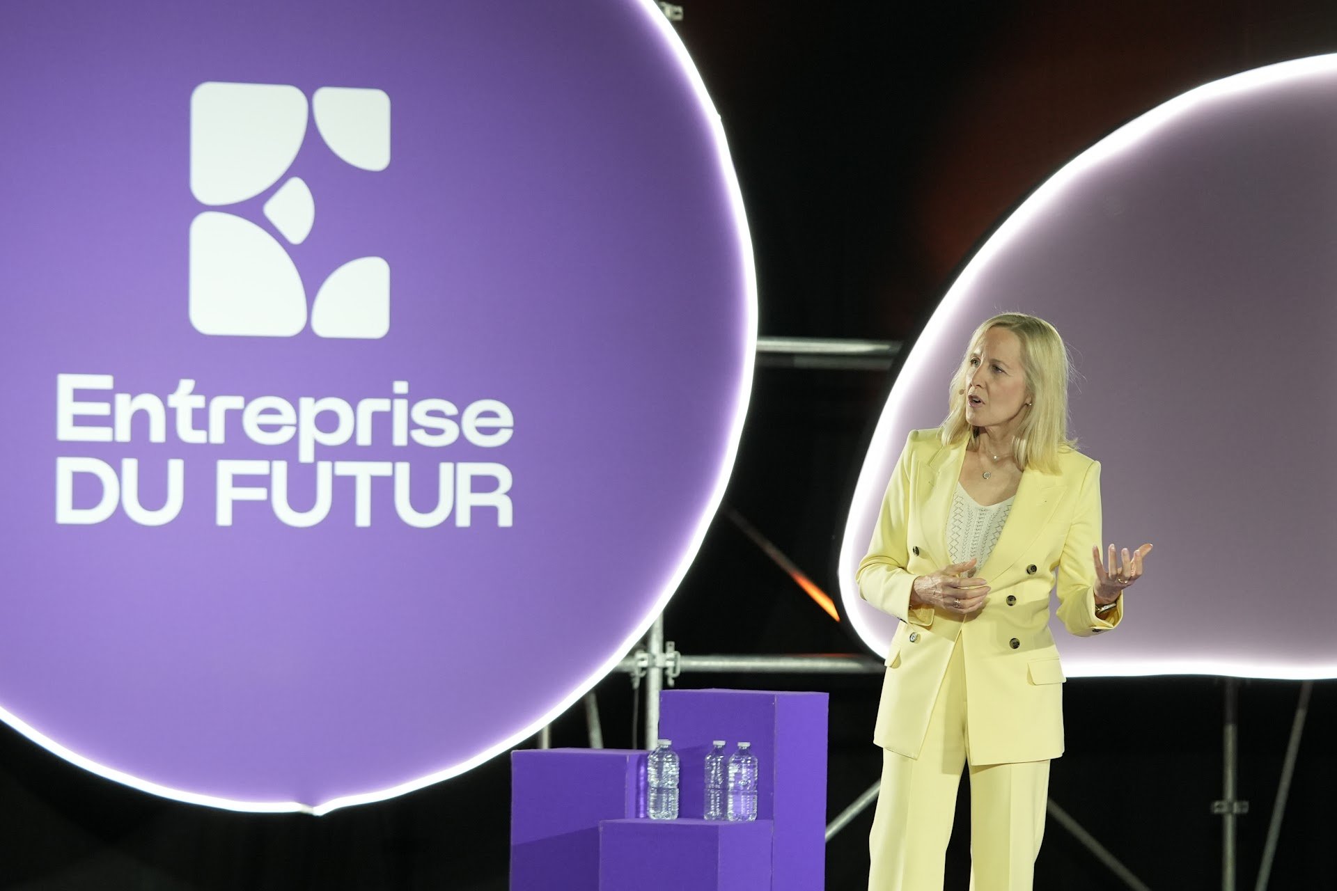 Marie-José Pérec, triple championne olympique, sur la scène du Congrès Entreprise DU FUTUR